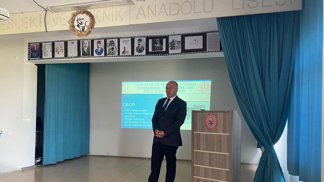 Bitlis İl  Milli Eğitim Müdürümüz Sn M.Emin KORKMAZ, ilçemiz Güroymak'ta tüm okul müdürlerimiz ile bir araya gelerek OECD 2023 Türkiye Raporu Değerlendirme toplantısı yaptı.