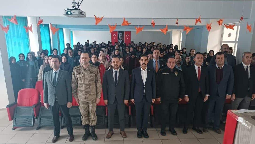 12 Mart İstiklâl Marşı'nın Kabulü ve M. Akif ERSOY'u anma programı düzenlendi.