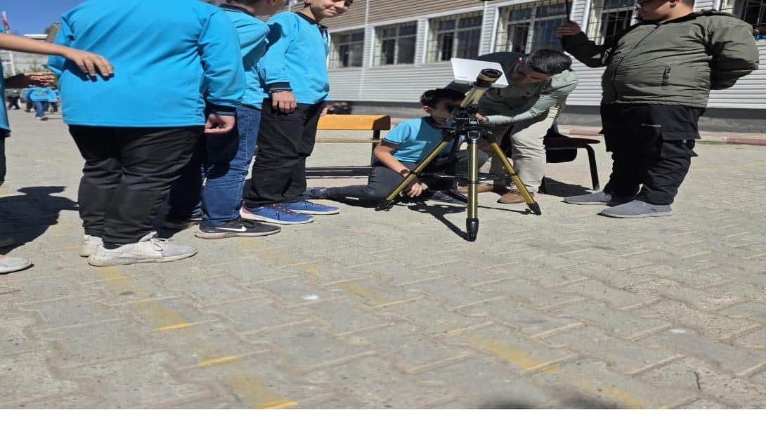 Fatih Ortaokulu Öğrencileri Güneşle Buluştu